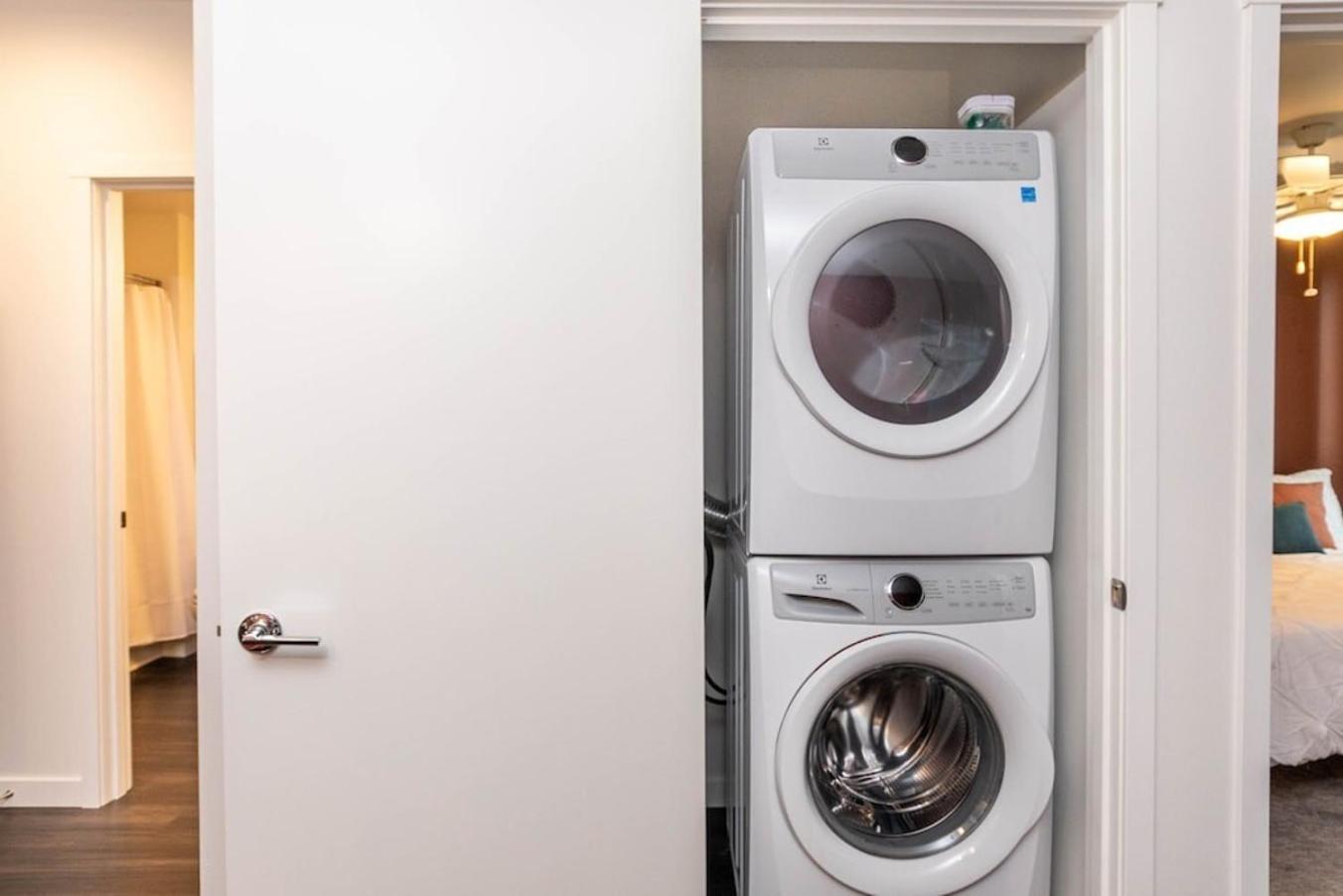 In Suite Washer-Drye In Suite Washer-Dryer-King Tacoma Exteriér fotografie